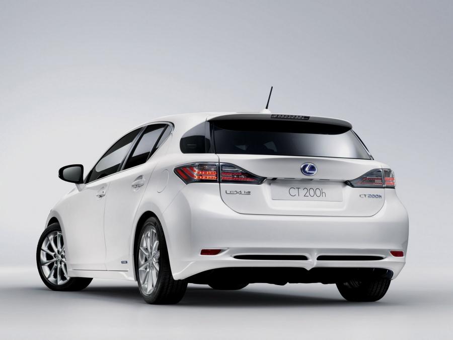  Lexus CT200h 2010 года  (EU) (фото 7 из 15)